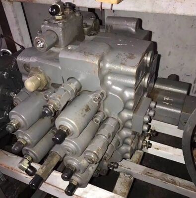 EC140B Ekskavatör yedek parçaları için hidrolik kontrol valfi assy UX22-151 VOE 14514858 Dağıtımcı Son Piyasa